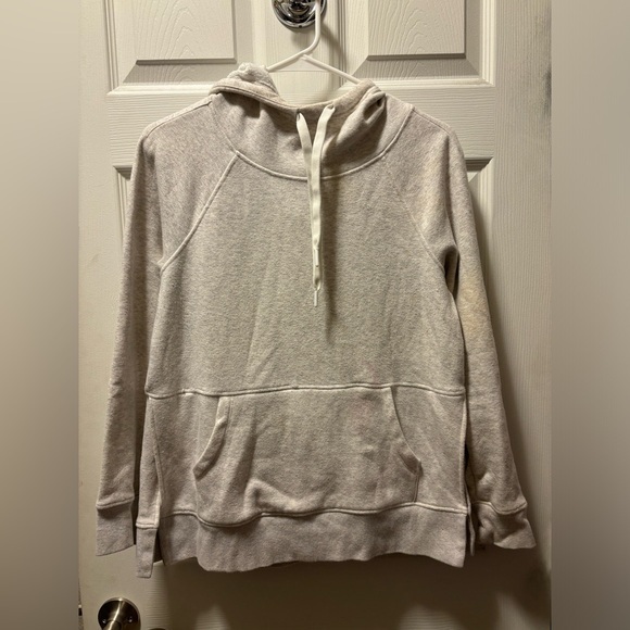 3/$10Hooded‎ sweatshirt - Picture 1 of 4